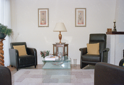 831243 Gezicht in de woonkamer van het huis Frankenweg 1 te Wijk bij Duurstede.